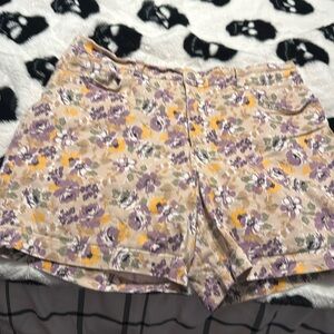 Flowered denim shorts